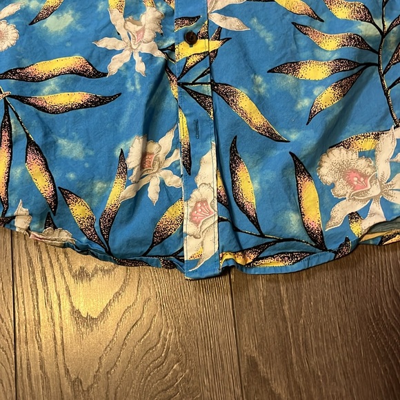 ☀️NWOT Volcom Floral Pattern shirt Sleeve Dress Shirt PTP 20” - Picture 5 of 7